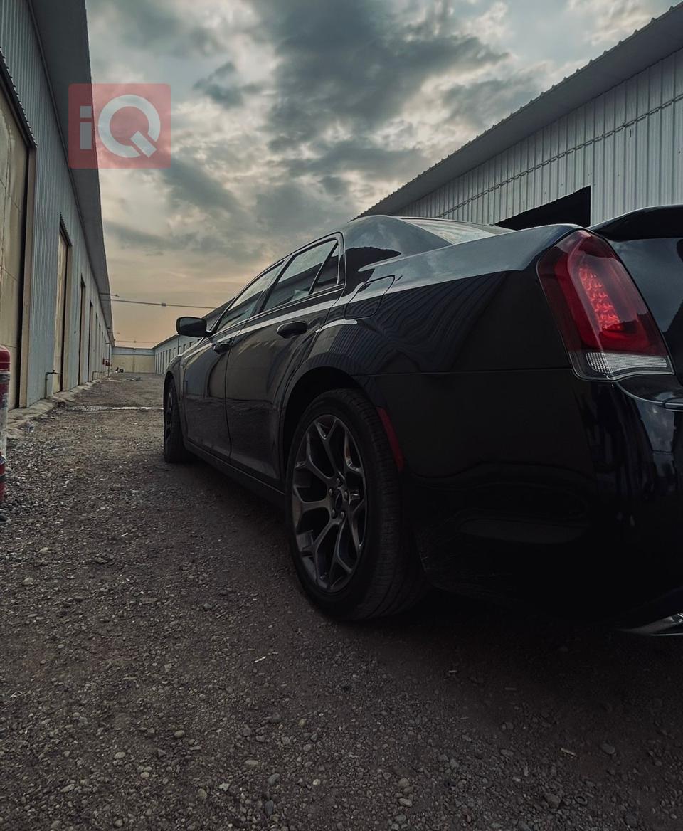 کرایسلەر 300